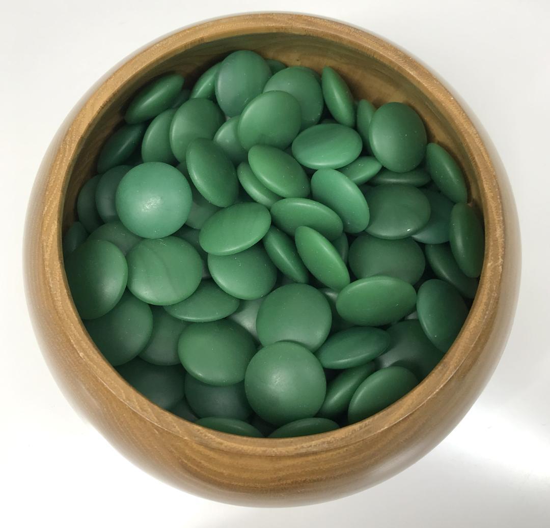 良品 希少 グリーン碁石 囲碁 グリーン 緑 天然木 目に優しい - メルカリ
