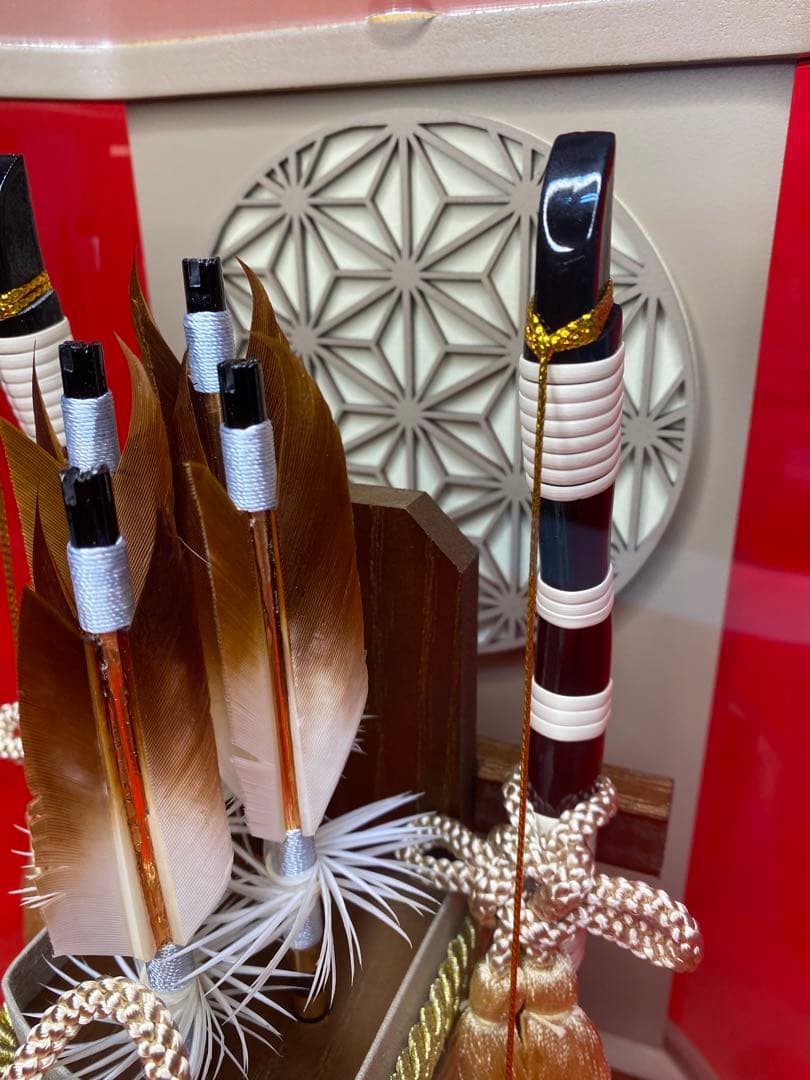 幹山作　破魔弓　モカ色　円形アクリルケース・間口約２３×奥行約２１×高さ約２７㎝