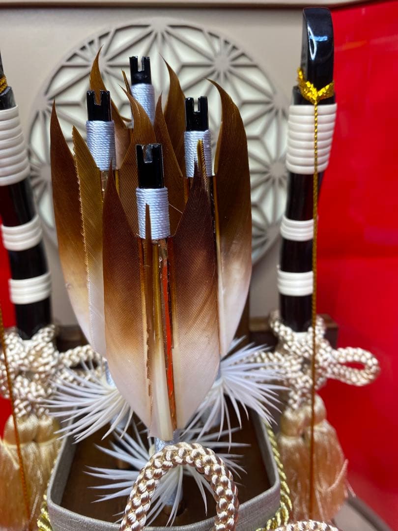 幹山作　破魔弓　モカ色　円形アクリルケース・間口約２３×奥行約２１×高さ約２７㎝