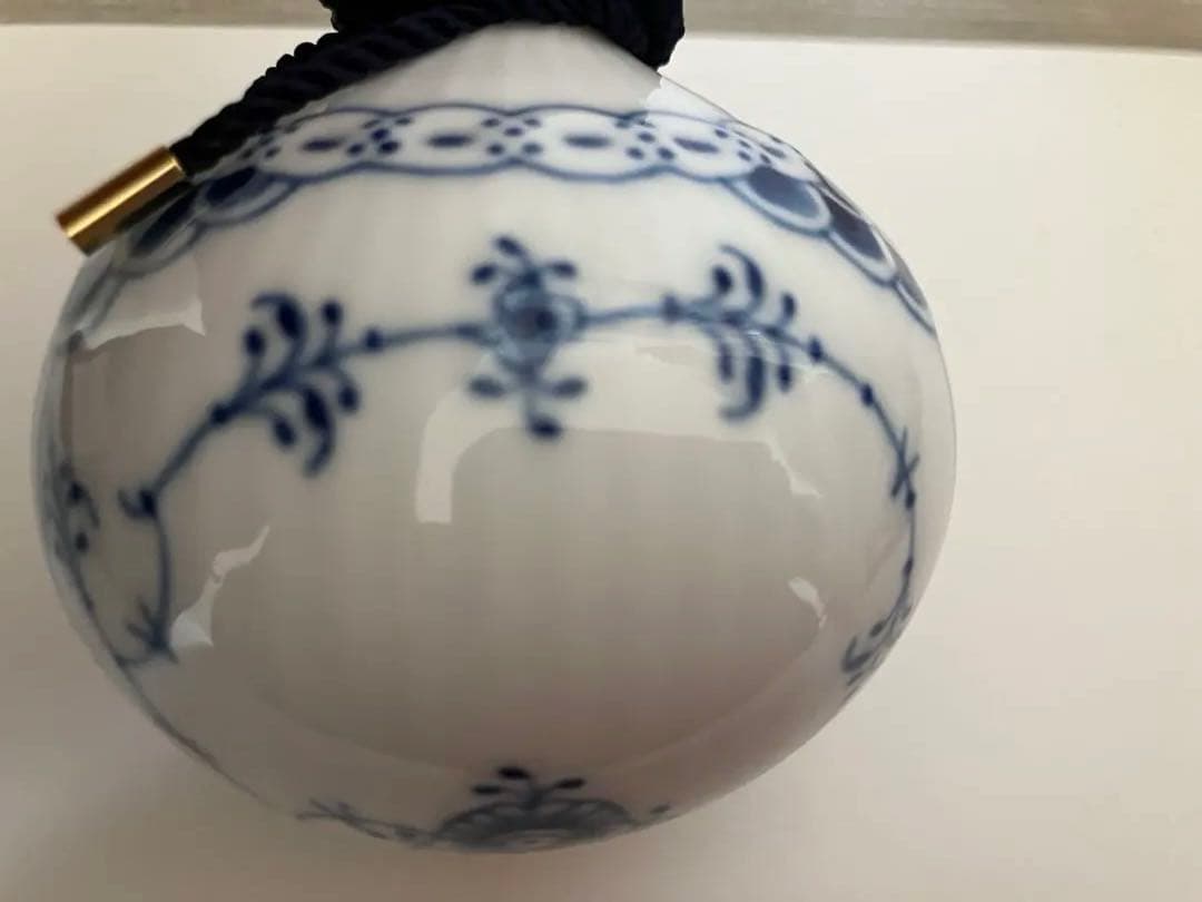 クリスマスオーナメント　ロイヤルコペンハーゲン ブルーフルーテッド　ハーフレース