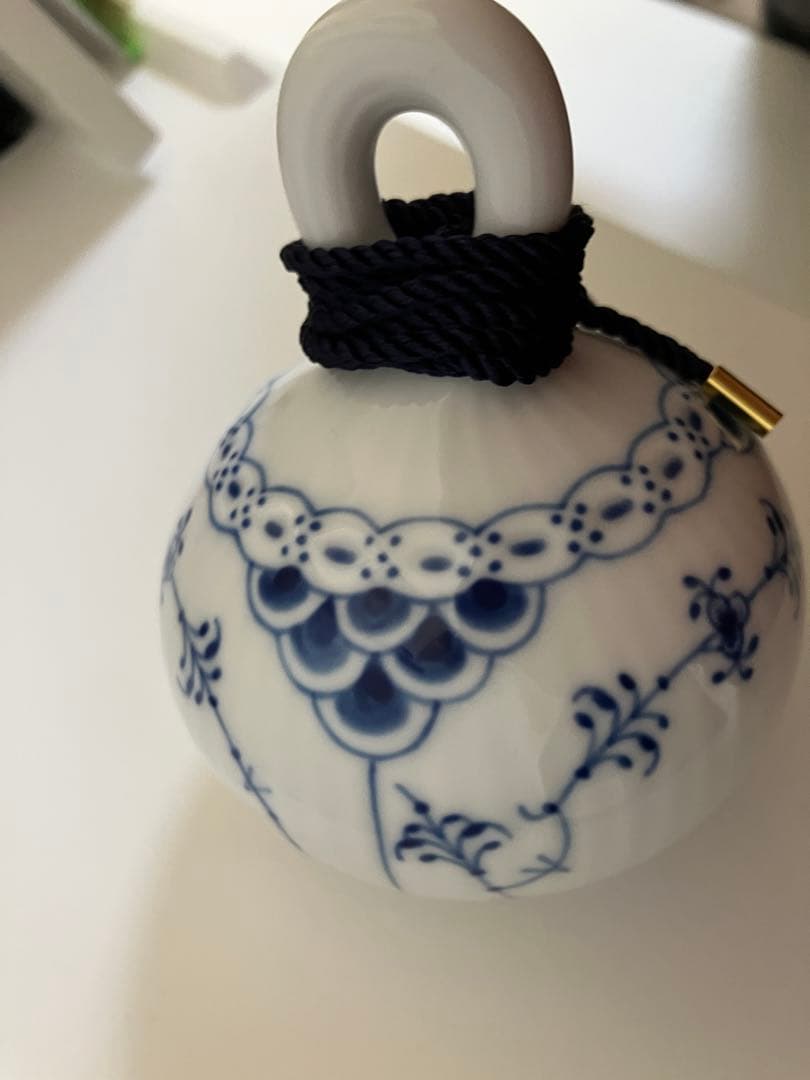 クリスマスオーナメント　ロイヤルコペンハーゲン ブルーフルーテッド　ハーフレース