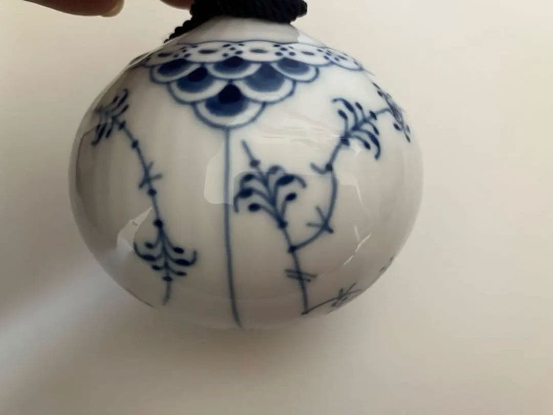 クリスマスオーナメント　ロイヤルコペンハーゲン ブルーフルーテッド　ハーフレース