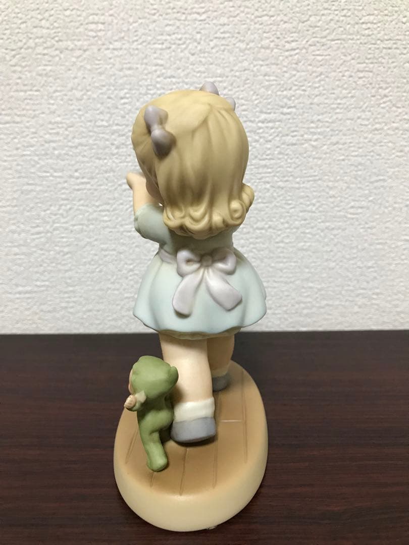 エネスコ社　マーベルルーシーアトウェル 529575