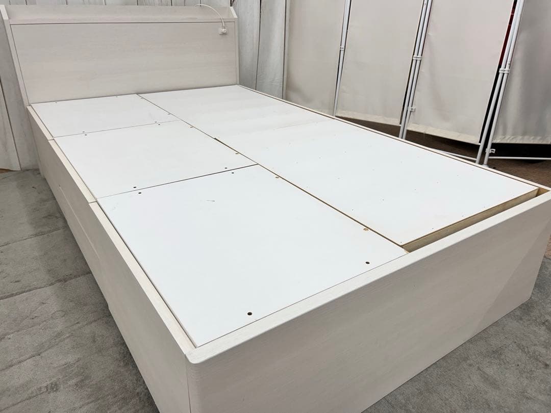 引き出し4杯付きセミダブルベッドフレーム