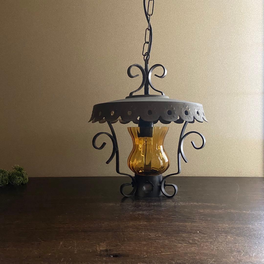 アンティーク　ペンダントライト　アンバーガラス　吊り照明