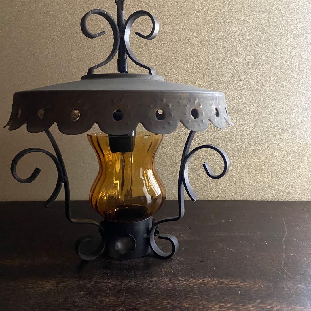 アンティーク　ペンダントライト　アンバーガラス　吊り照明