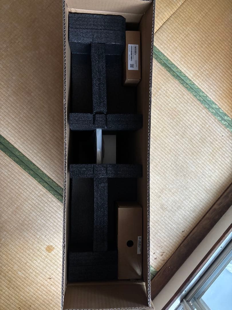 Lenovo IdeaCentre AIO 27AKP10KRK スリムデザイン