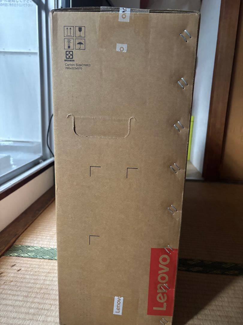 Lenovo IdeaCentre AIO 27AKP10KRK スリムデザイン