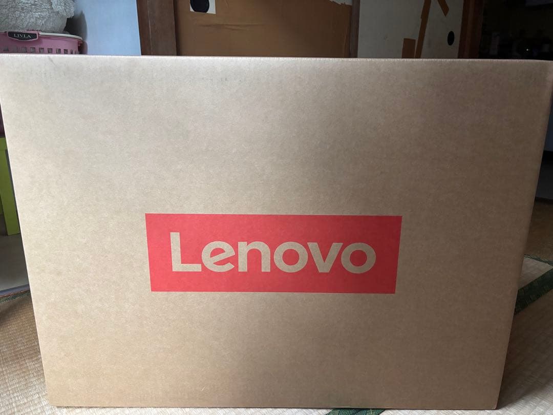 Lenovo IdeaCentre AIO 27AKP10KRK スリムデザイン