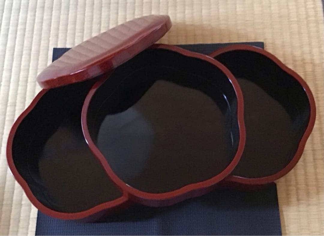 赤い花形木製皿セット