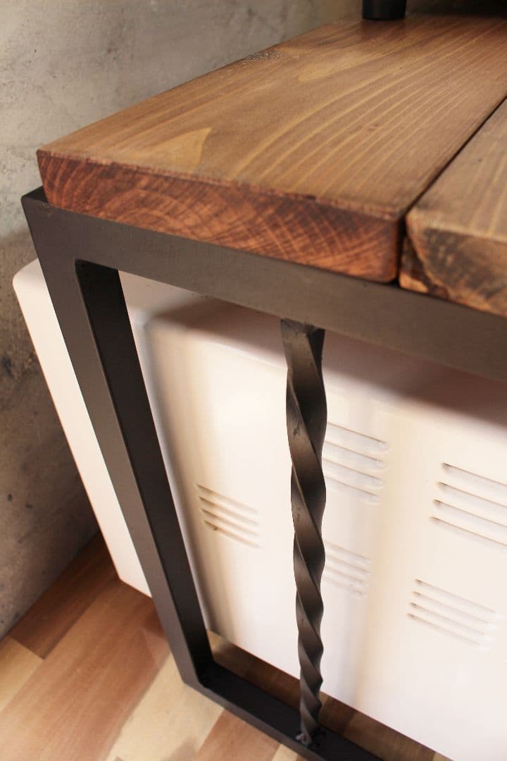 アイアンレンジラック・角鉄ネジり仕様