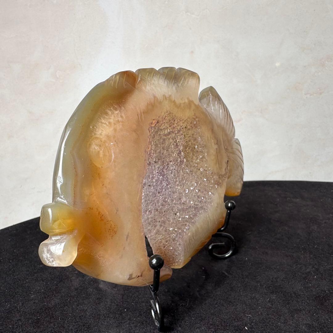 天然石アメジスト共生瑪瑙の魚　置物　彫物NO.072406