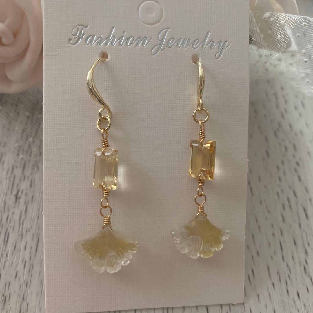 14kgf・金箔トリプレット ツリーカービングのピアス - メルカリ