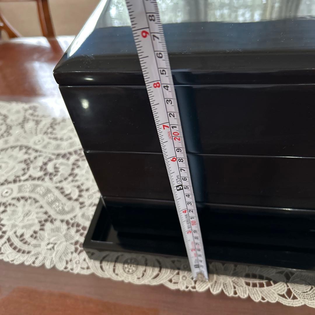 輪島塗り　漆器　黒赤重箱 四角形 ７寸　天然木　台付き