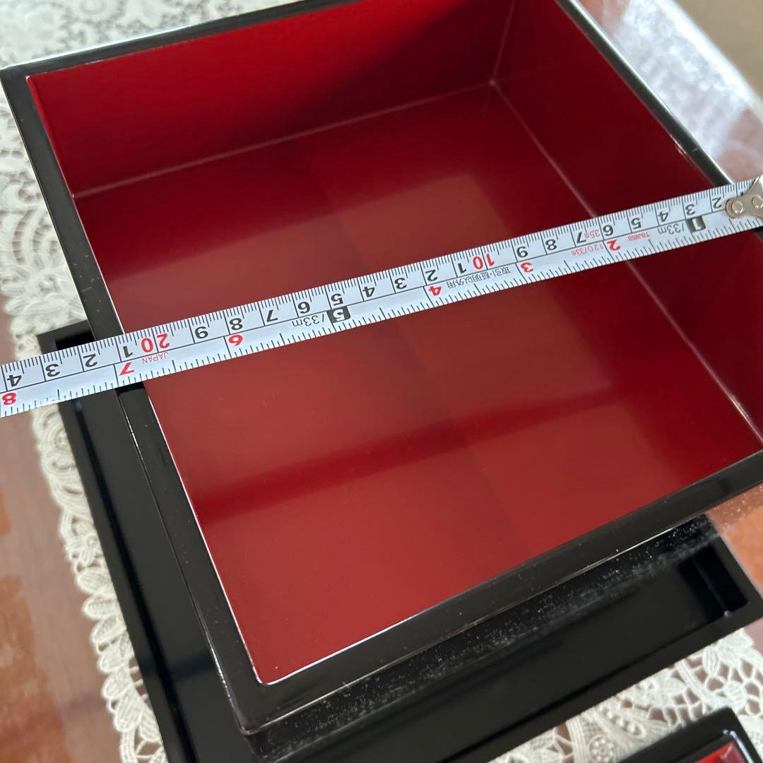 輪島塗り　漆器　黒赤重箱 四角形 ７寸　天然木　台付き