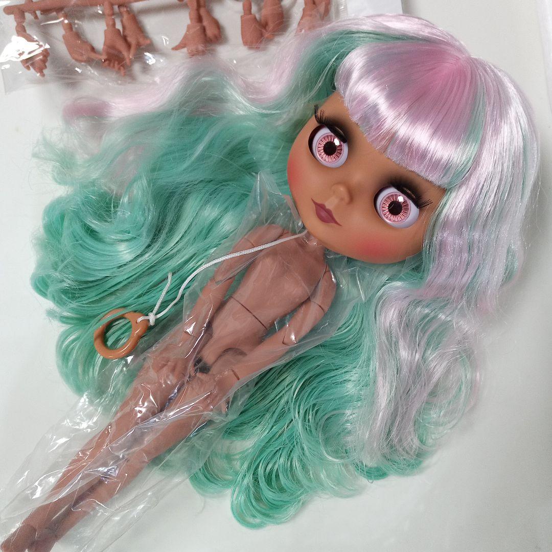 褐色マット肌ピンクグリーンウェーブ 新品アイシードール 本体のみ