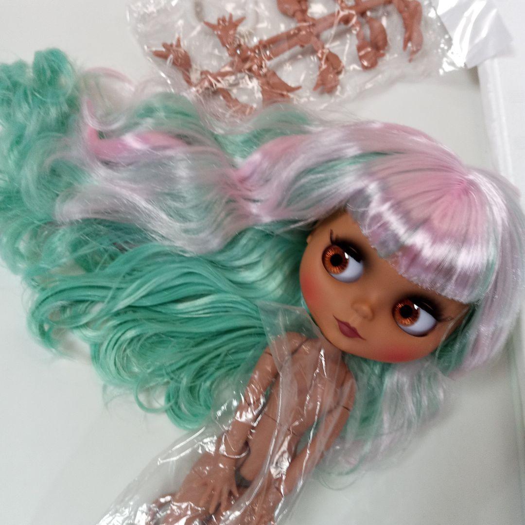 褐色マット肌ピンクグリーンウェーブ 新品アイシードール 本体のみ