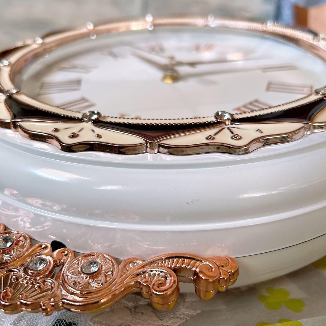 ヨーロピアン雑貨 おしゃれな壁掛け時計 （White） 装飾的な両面時計