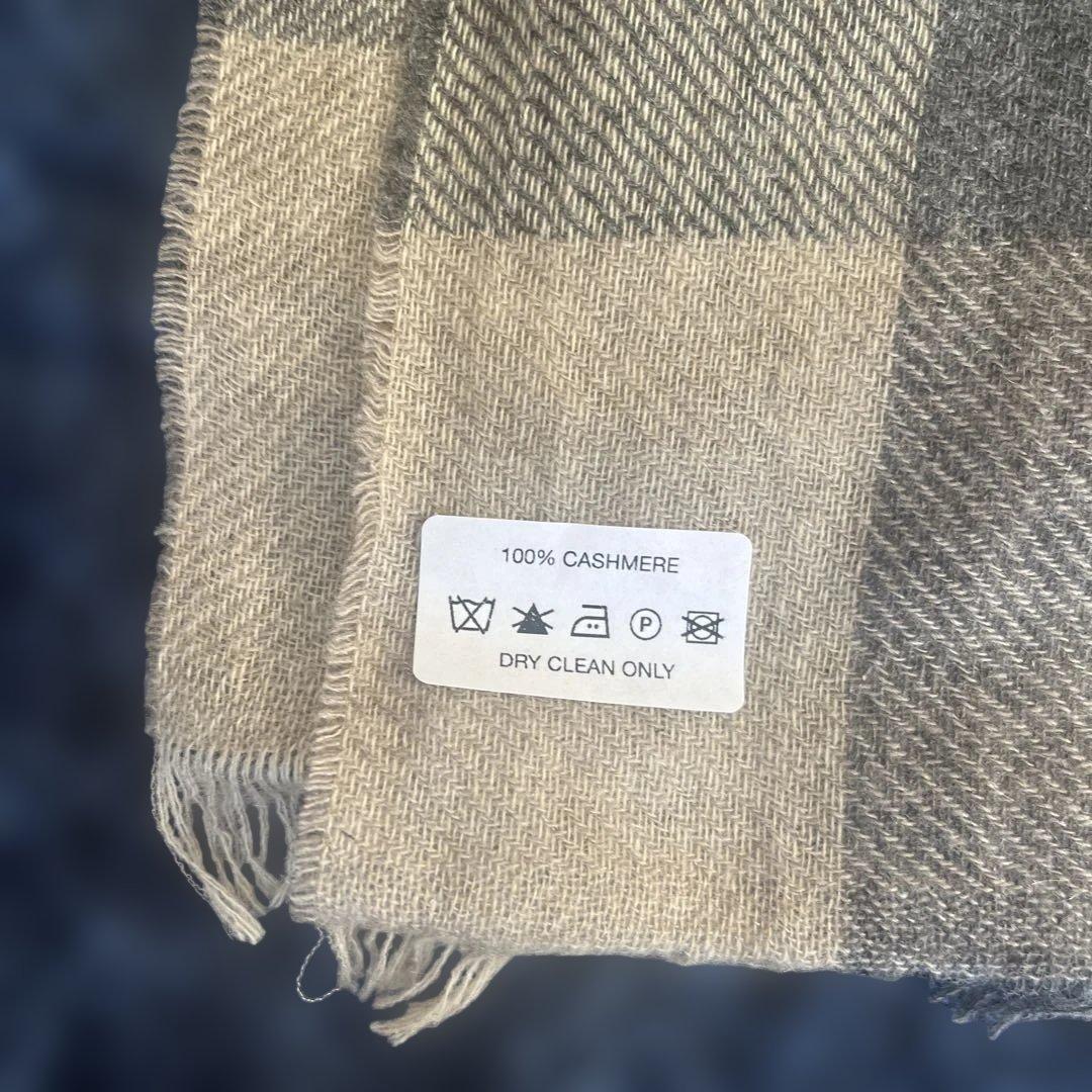 【新品未使用】100% カシミヤ AVOCA特大ストール　チェック柄　箱付き