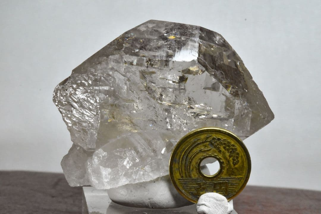 新産出！ スレイマン山脈Shalman産 ライトスモーキーグインデル02