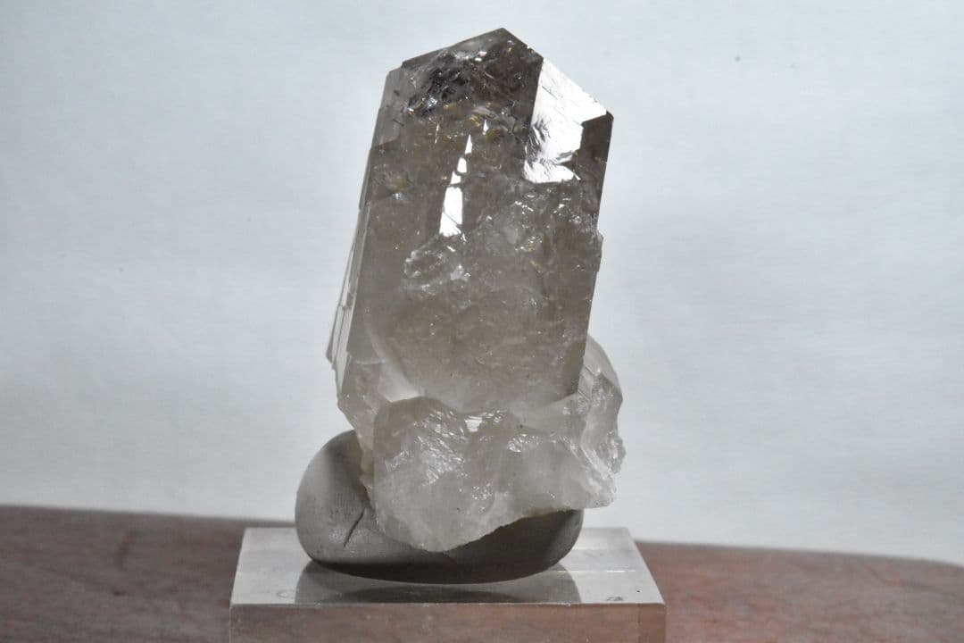 新産出！ スレイマン山脈Shalman産 ライトスモーキーグインデル02