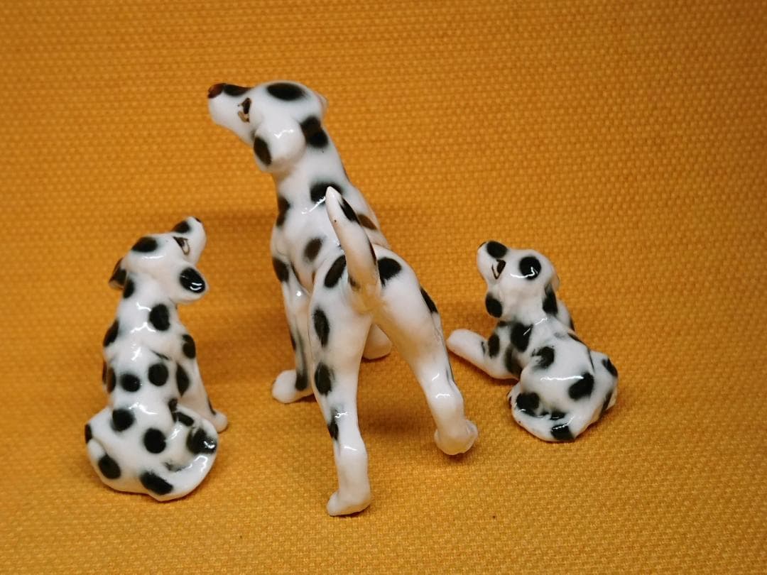 【美品】犬　いぬ　陶器　オブジェ　置物　インテリア　工芸品　美術品　A3204