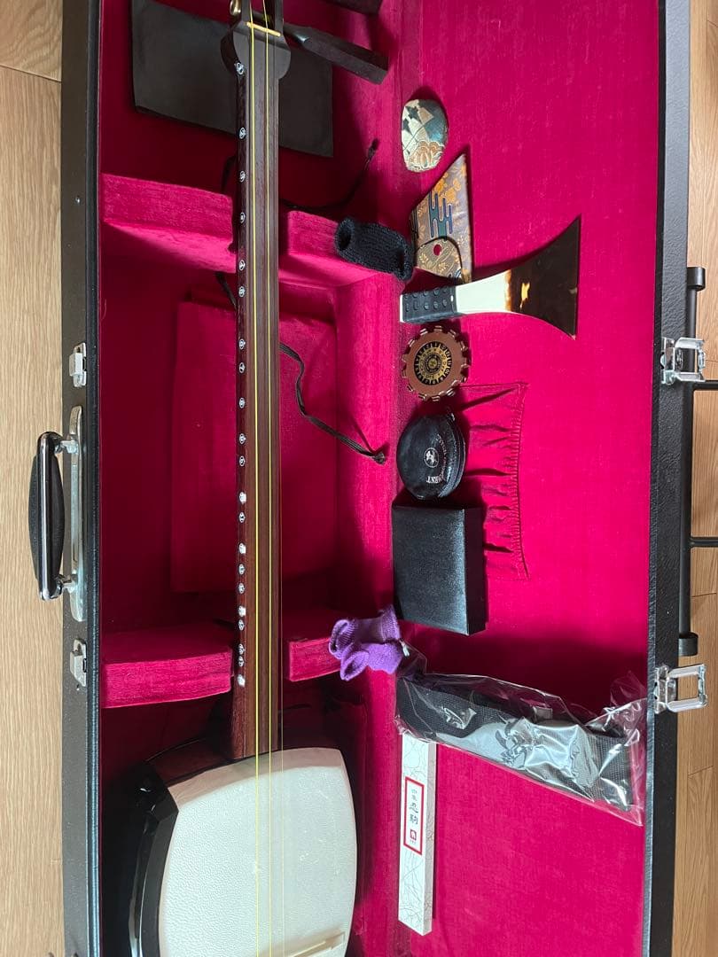 津軽三味線 紅木 全長101cm 棹3.3 撥・ケースなど付属品付　たのメル便