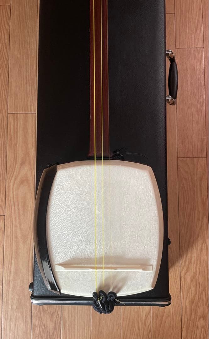 津軽三味線 紅木 全長101cm 棹3.3 撥・ケースなど付属品付　たのメル便