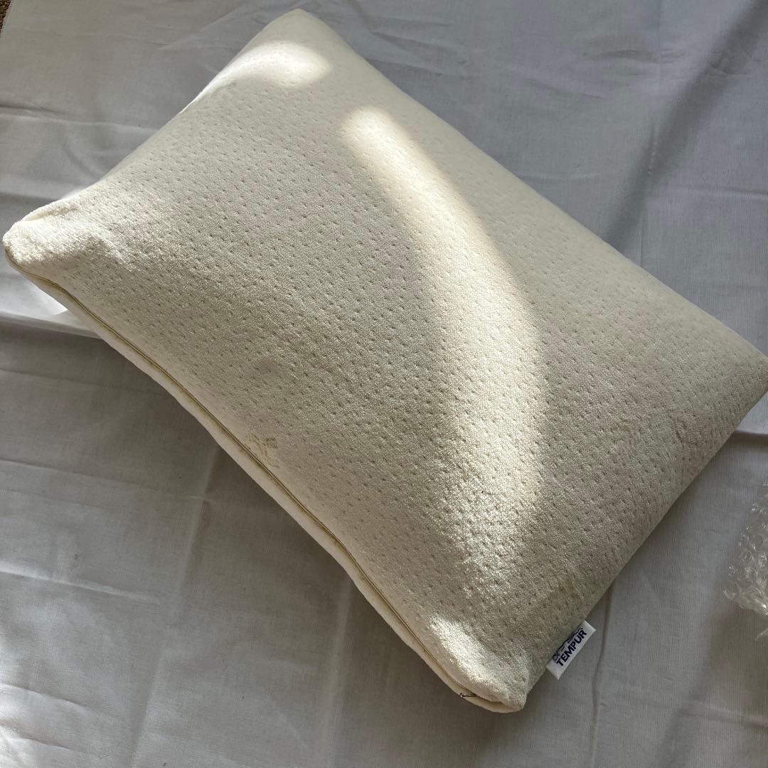 テンピュール　小さめ枕　ボーダーカバー付き