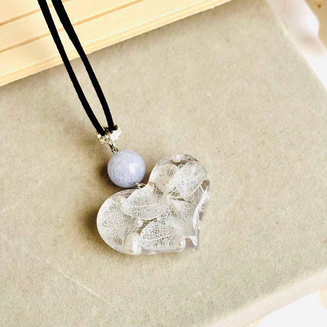 No.3161★ハンドメイド★雪白♡アナベル♡天然石♡フラワーレジンネックレス