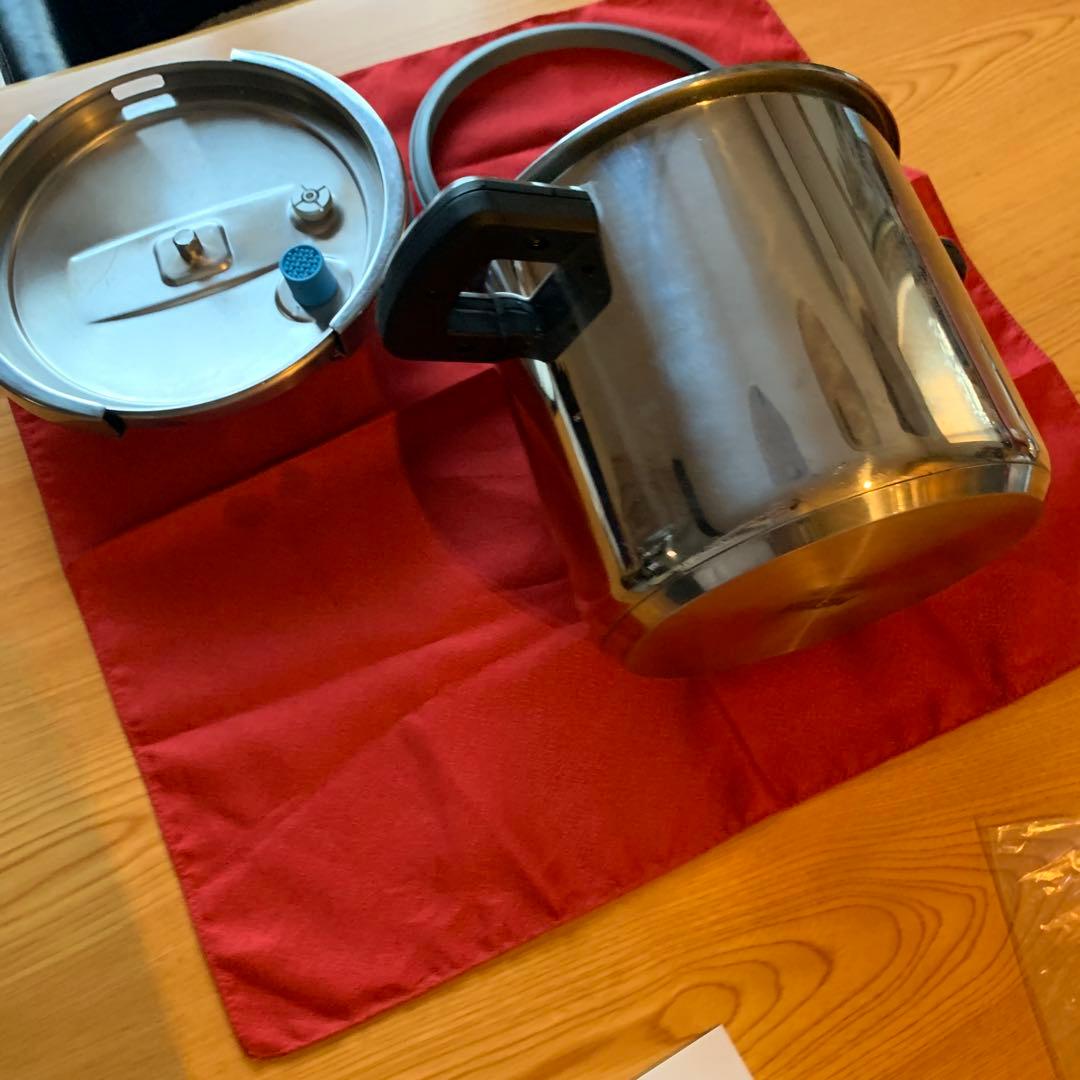 お値下げ中　MEYER 圧力鍋 5.5L ハイプレッシャークッカー