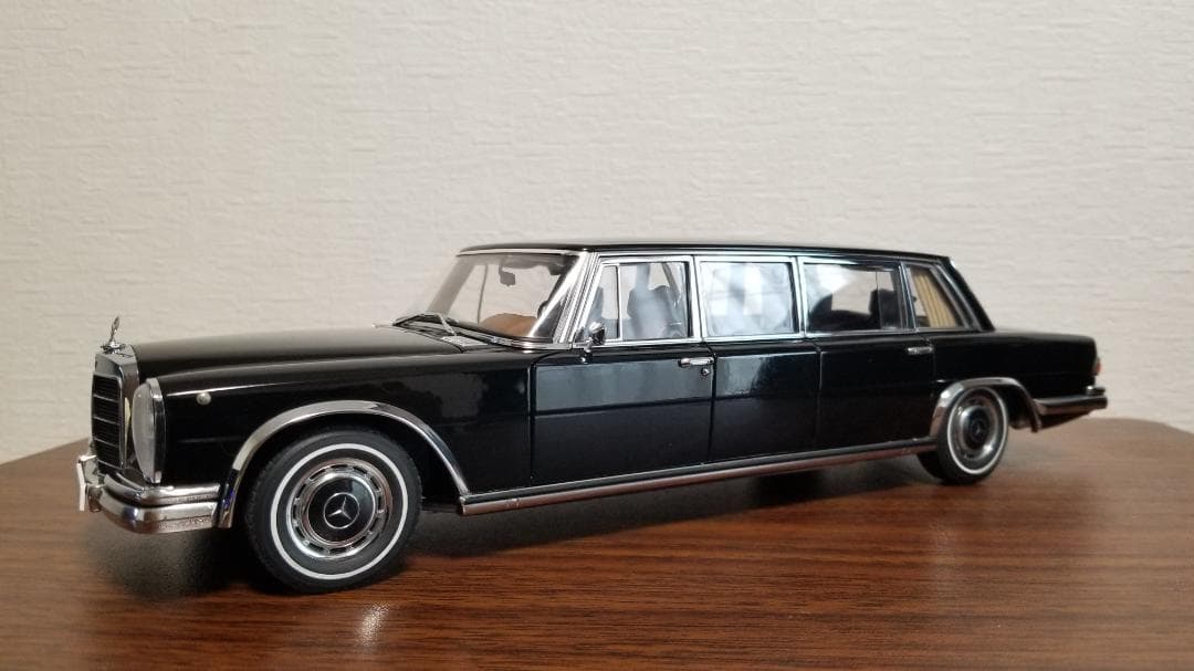 オートアート 1/18 メルセデスベンツ 600プルマン ブラック