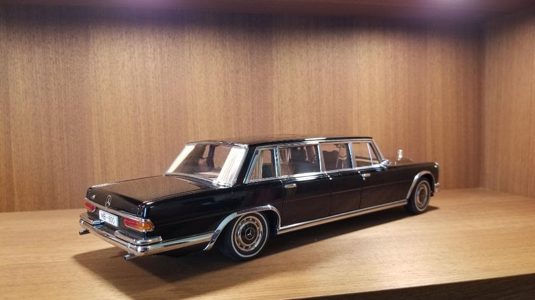 オートアート 1/18 メルセデスベンツ 600プルマン ブラック