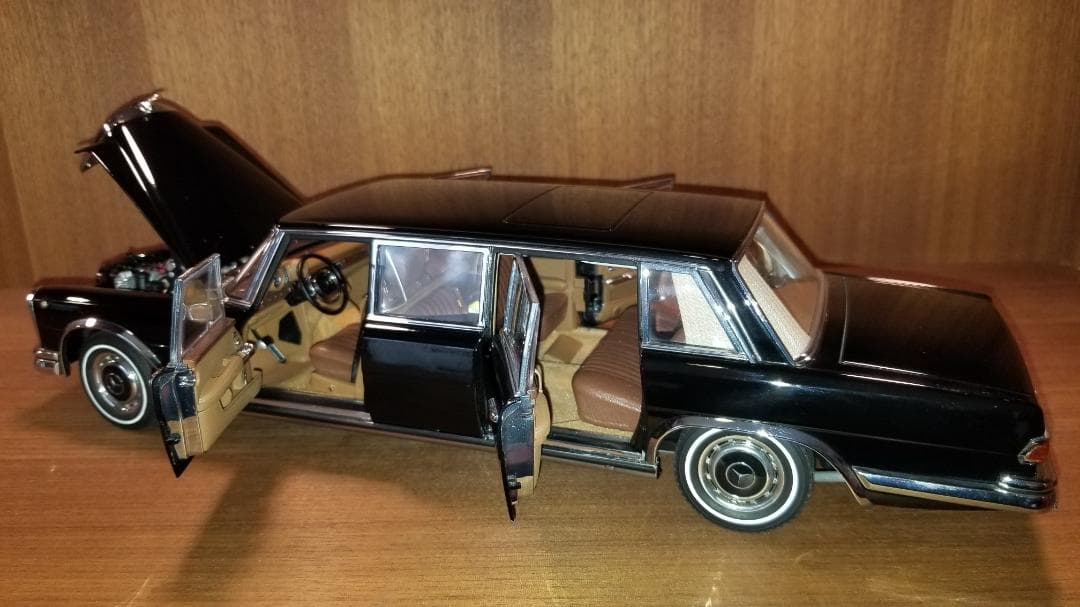 オートアート 1/18 メルセデスベンツ 600プルマン ブラック