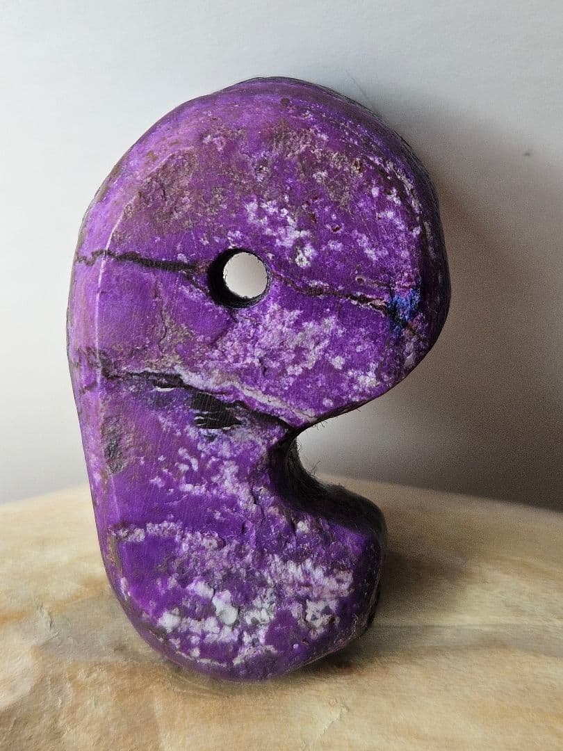 紫スギライト勾玉•原石