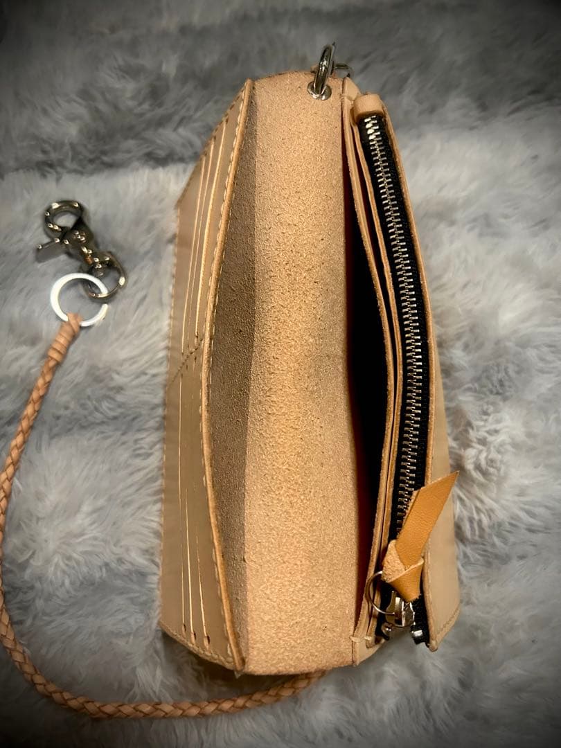 長財布　ヌメ革　本革　ベルトチェーン　レザーチェーン