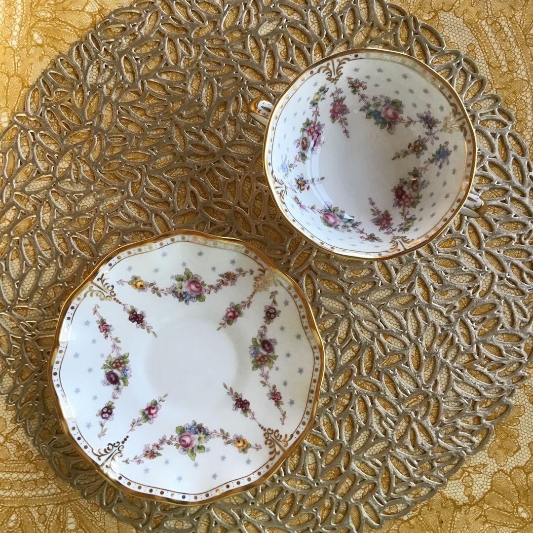 ロイヤルクラウンダービー《ロイヤルアントワネット》クリームスープカップ＆ソーサー