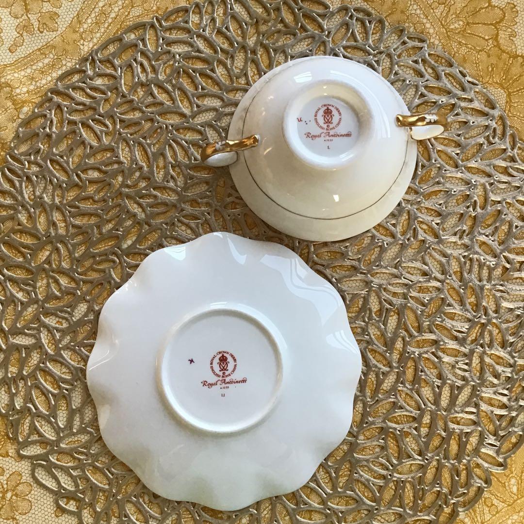ロイヤルクラウンダービー《ロイヤルアントワネット》クリームスープカップ＆ソーサー