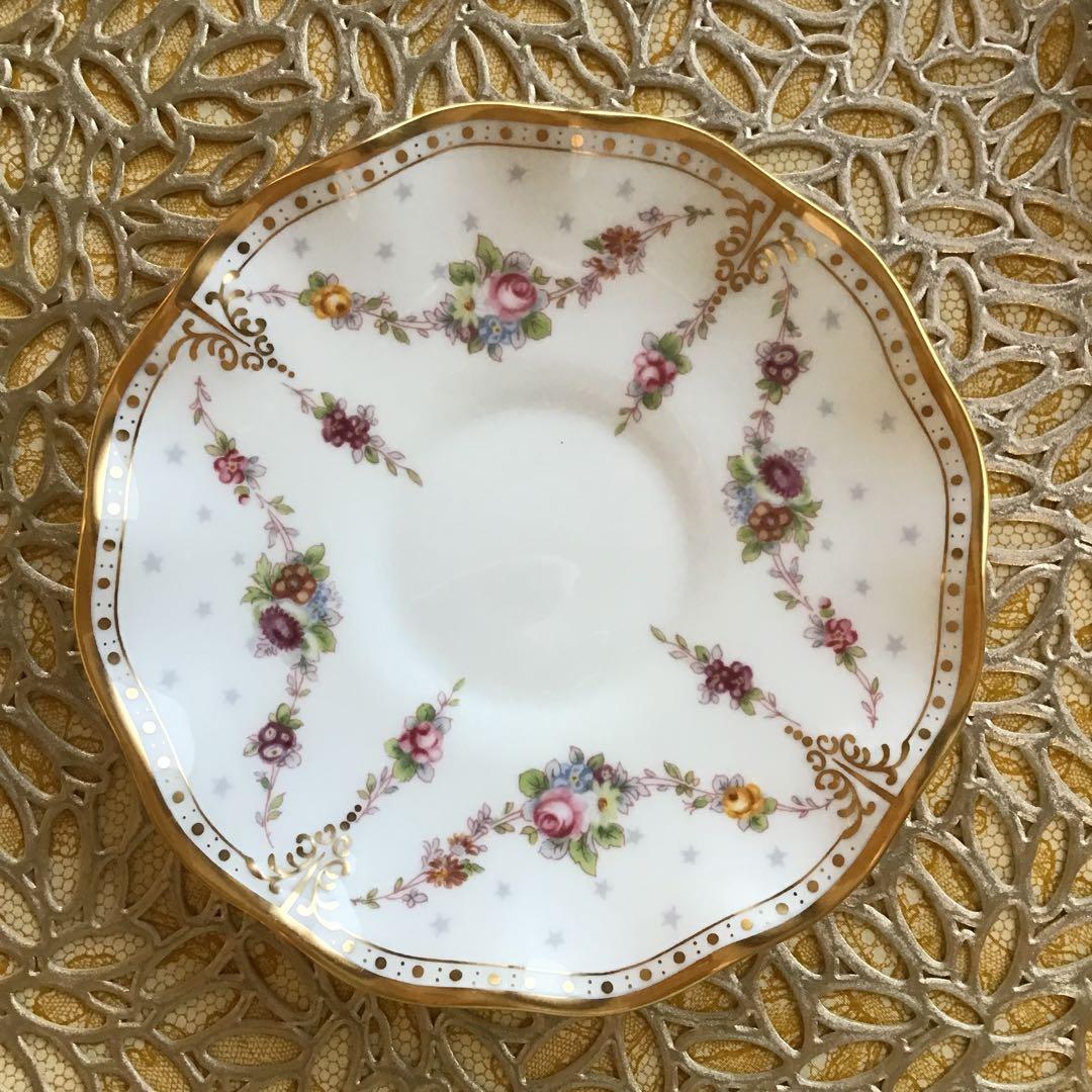 ロイヤルクラウンダービー《ロイヤルアントワネット》クリームスープカップ＆ソーサー