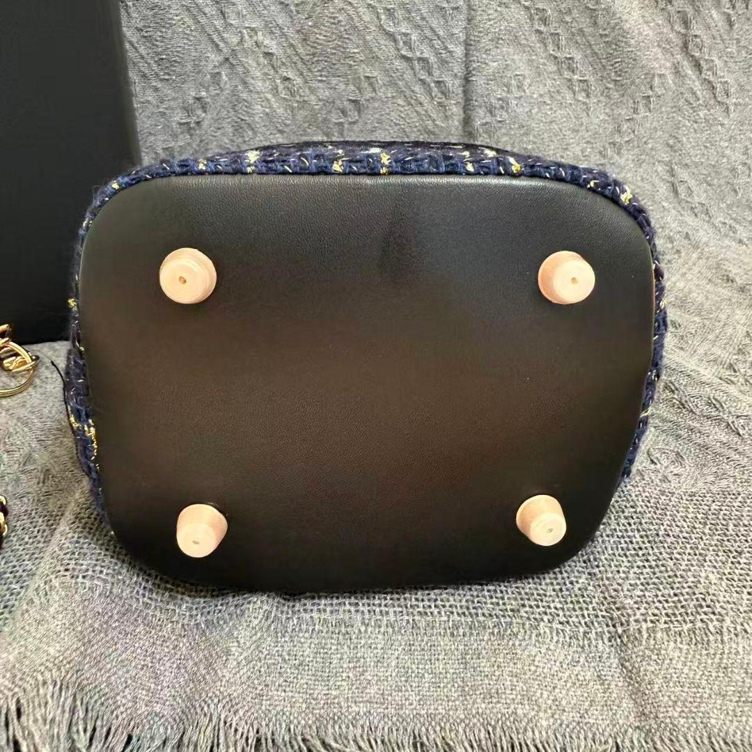 イタリアで購入　白いセラミック製天使の置物　園芸用品　オーナメント　オブジェ