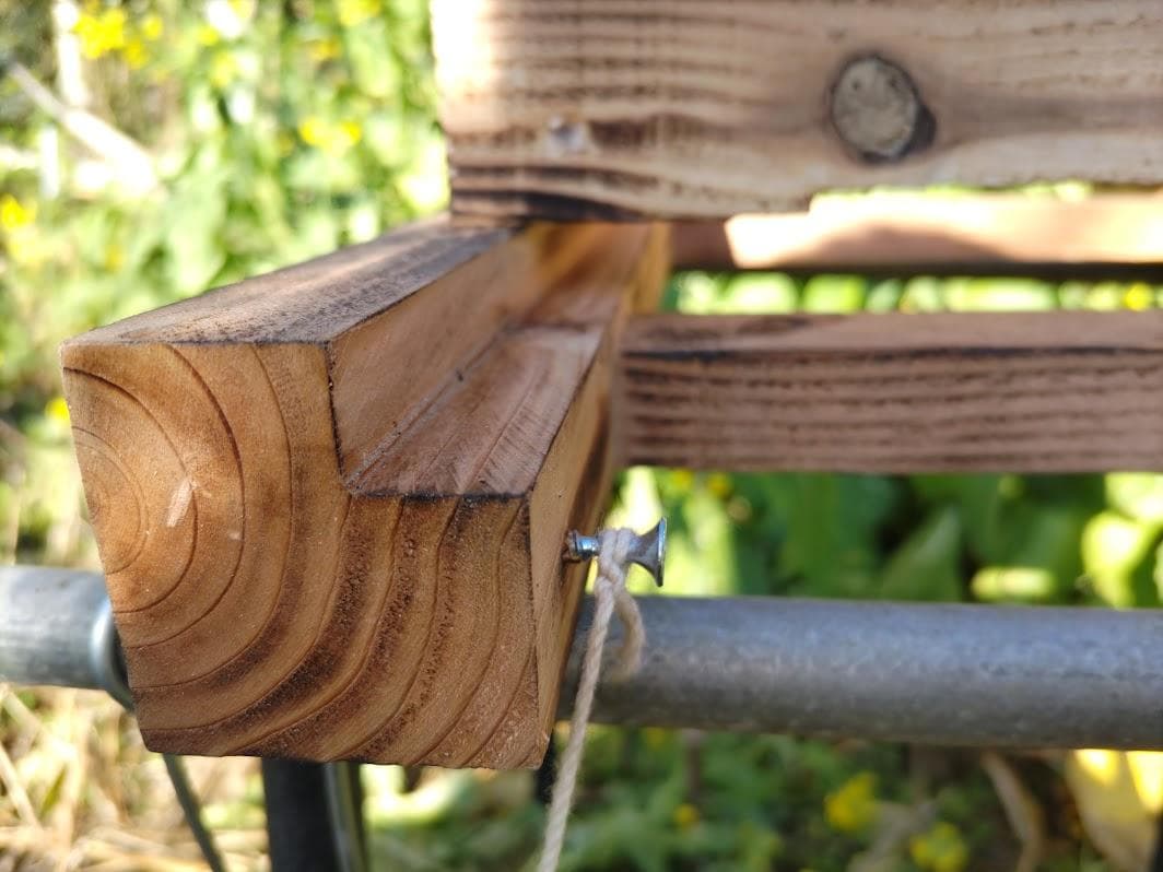 日本蜜蜂 重箱式巣箱4段 スライド底板 付巣門台座　スノコ＋スイスイスカッター