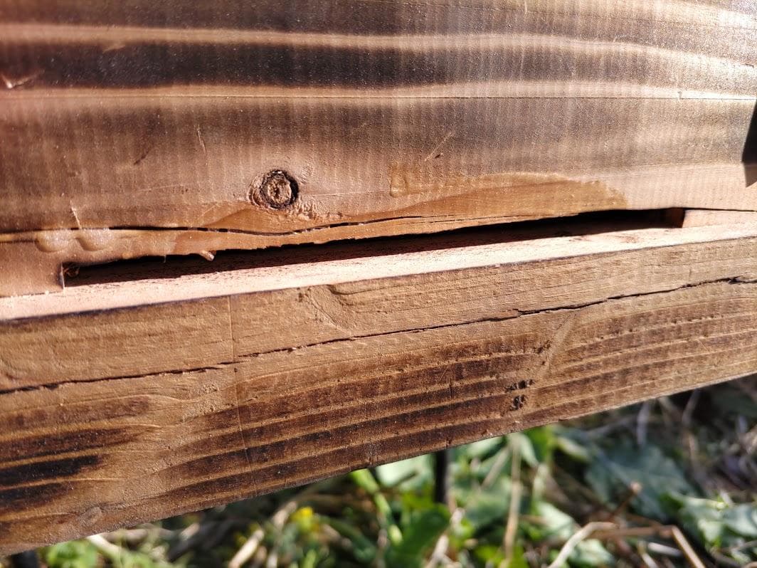 日本蜜蜂 重箱式巣箱4段 スライド底板 付巣門台座　スノコ＋スイスイスカッター