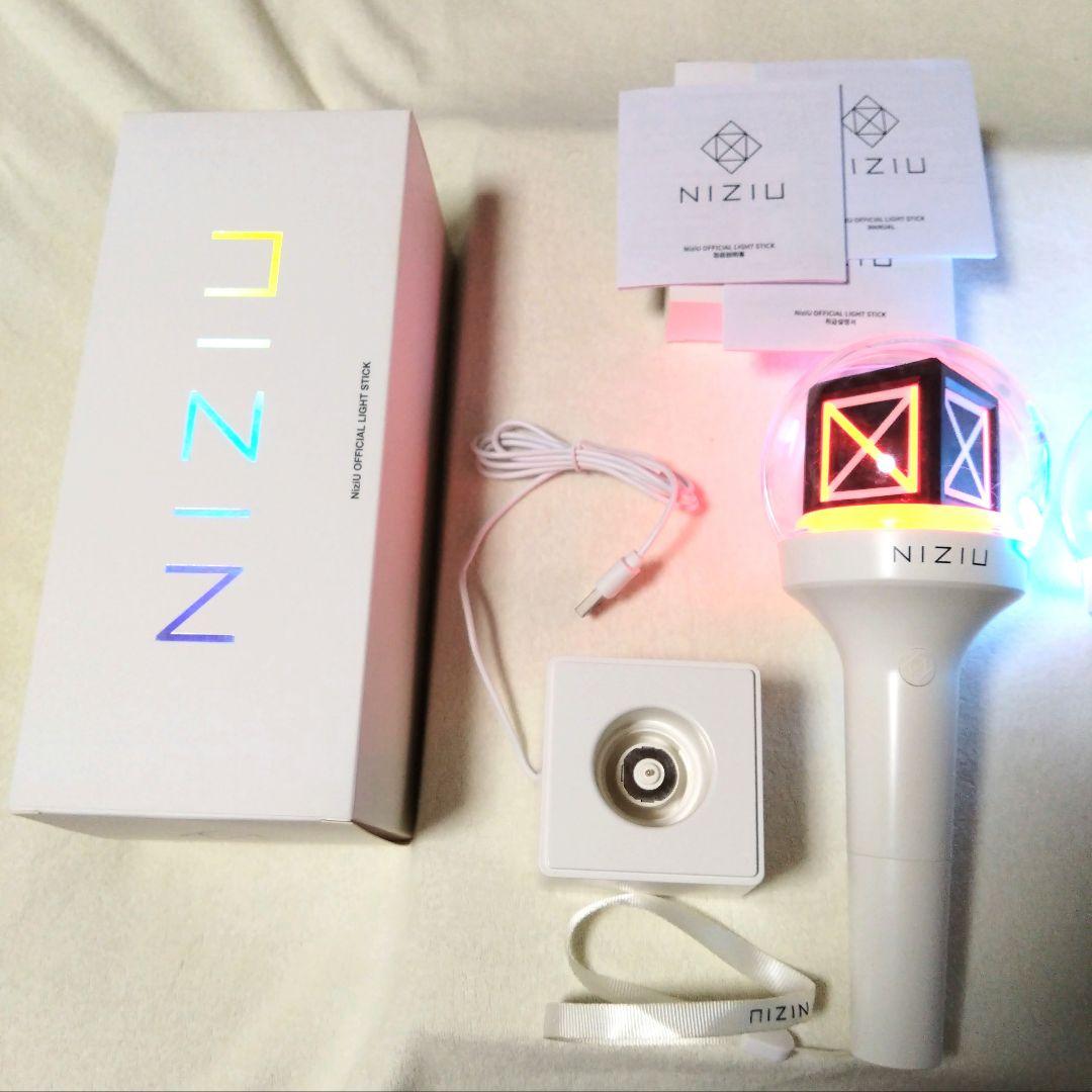 NiziU ペンライト 2本セット 動作確認済 即日発送可 LIGHTSTICK - メルカリ