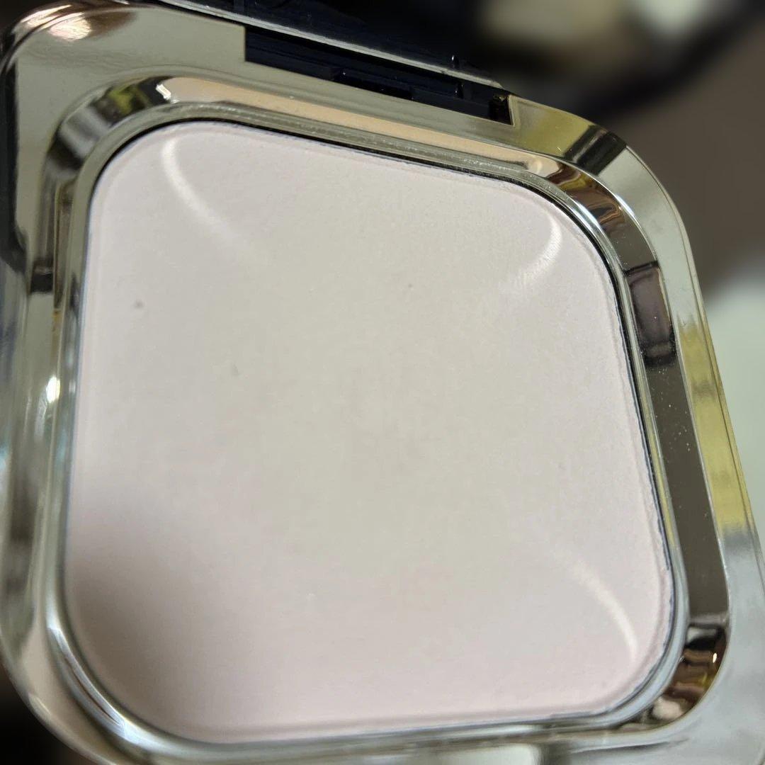 クレ・ド・ポー　ボーテ　プードルコンパクトエサンシエル