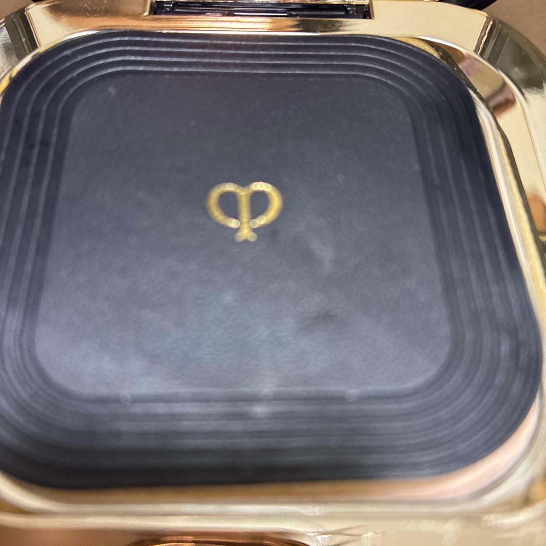 クレ・ド・ポー　ボーテ　プードルコンパクトエサンシエル