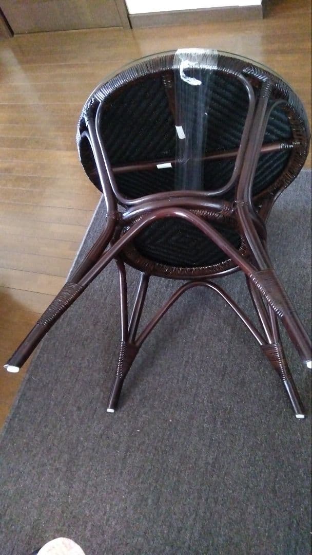 ラタンテーブル（ガラス天板付き）