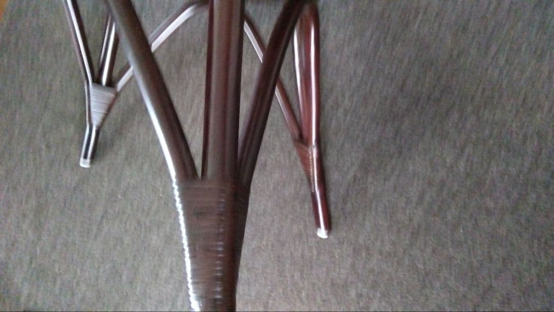 ラタンテーブル（ガラス天板付き）