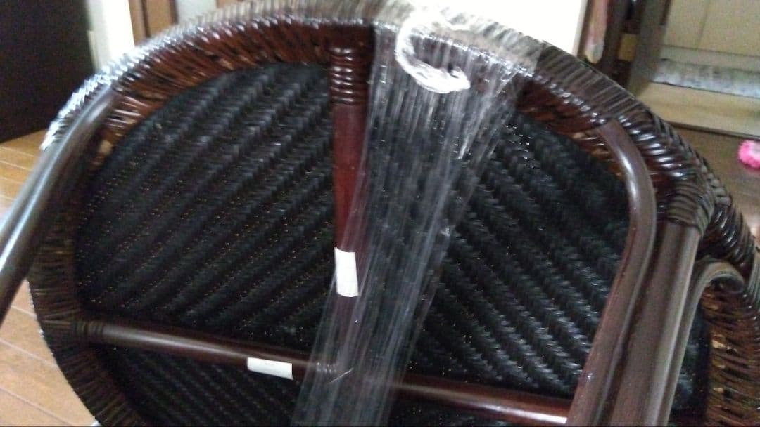 ラタンテーブル（ガラス天板付き）