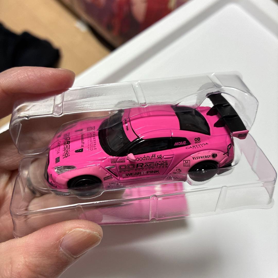 年内最後　LBWK Nissan GT-R \"WearItPink\"