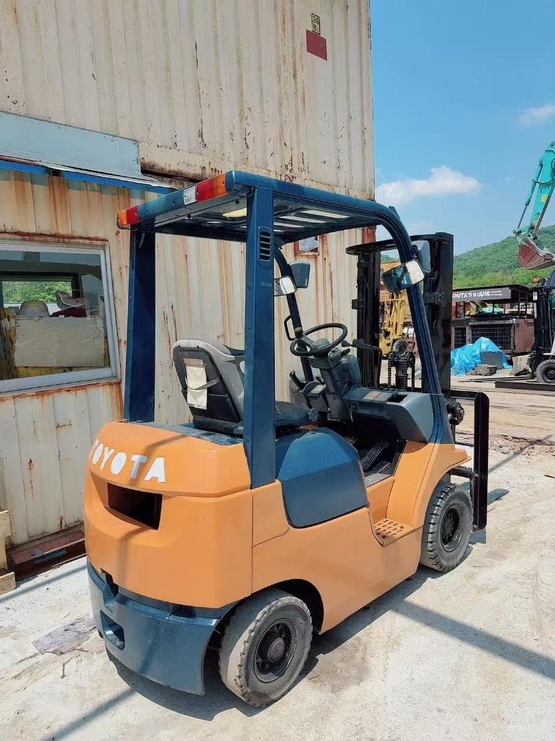 フォークリフト02-7FD15 TOYOTA 揚高3000㎜5400H(A158